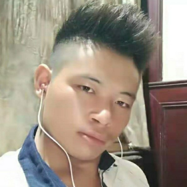 大神和跳跃的照片