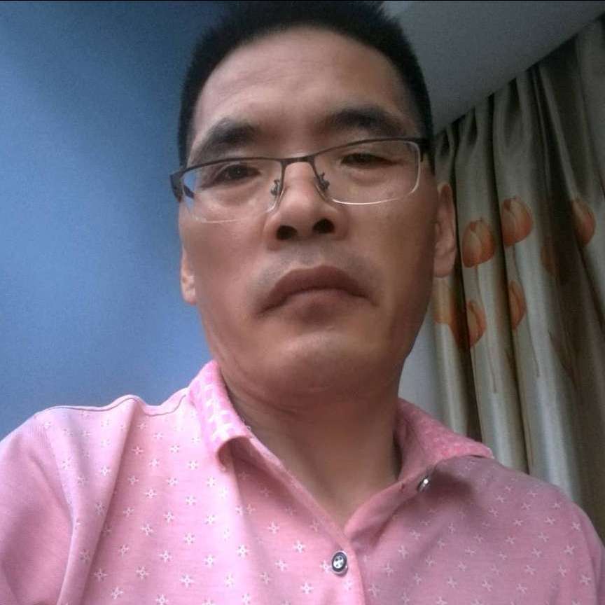 沉默保卫西装的照片