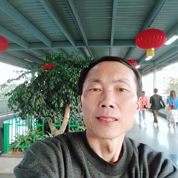 丁汉银的照片