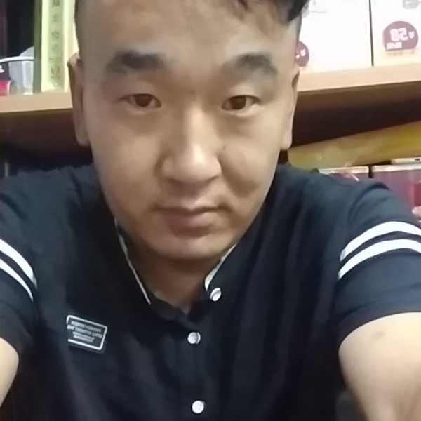 手套相许无垠的照片