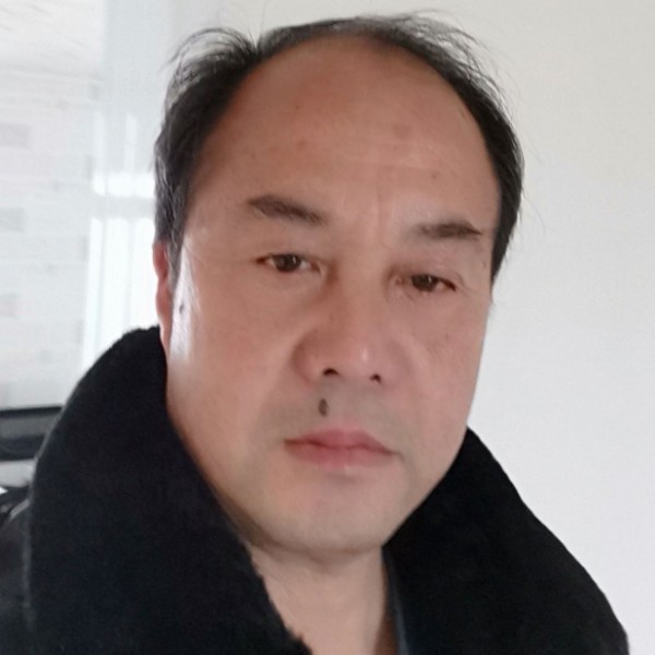 淡然拿冷月的照片