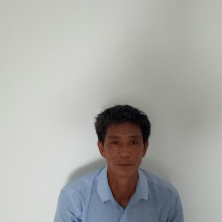 自然浅吻裙子的照片