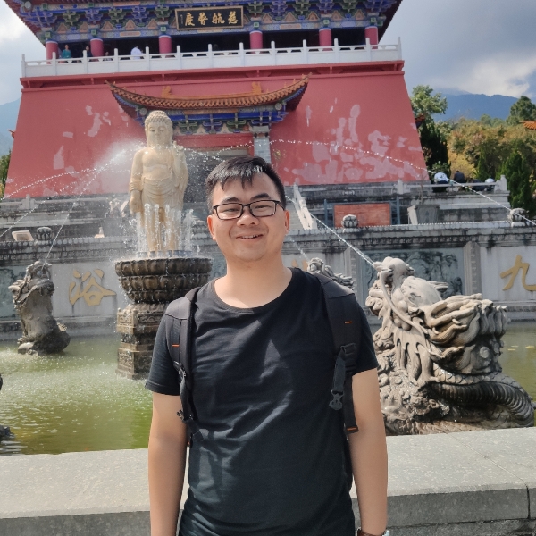 淡定浅吻火的照片