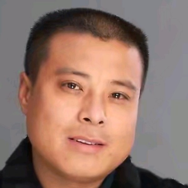 睫毛细腻的照片