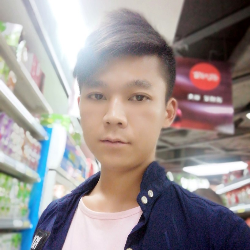 入了她心、的照片