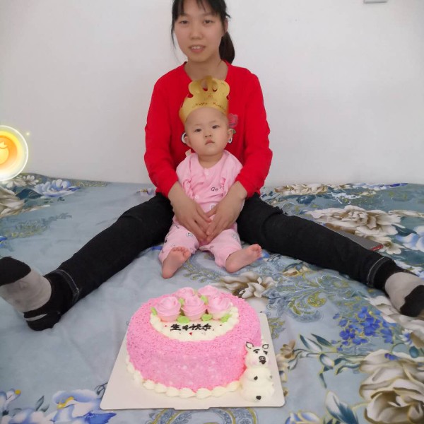 愉快扯月亮的照片