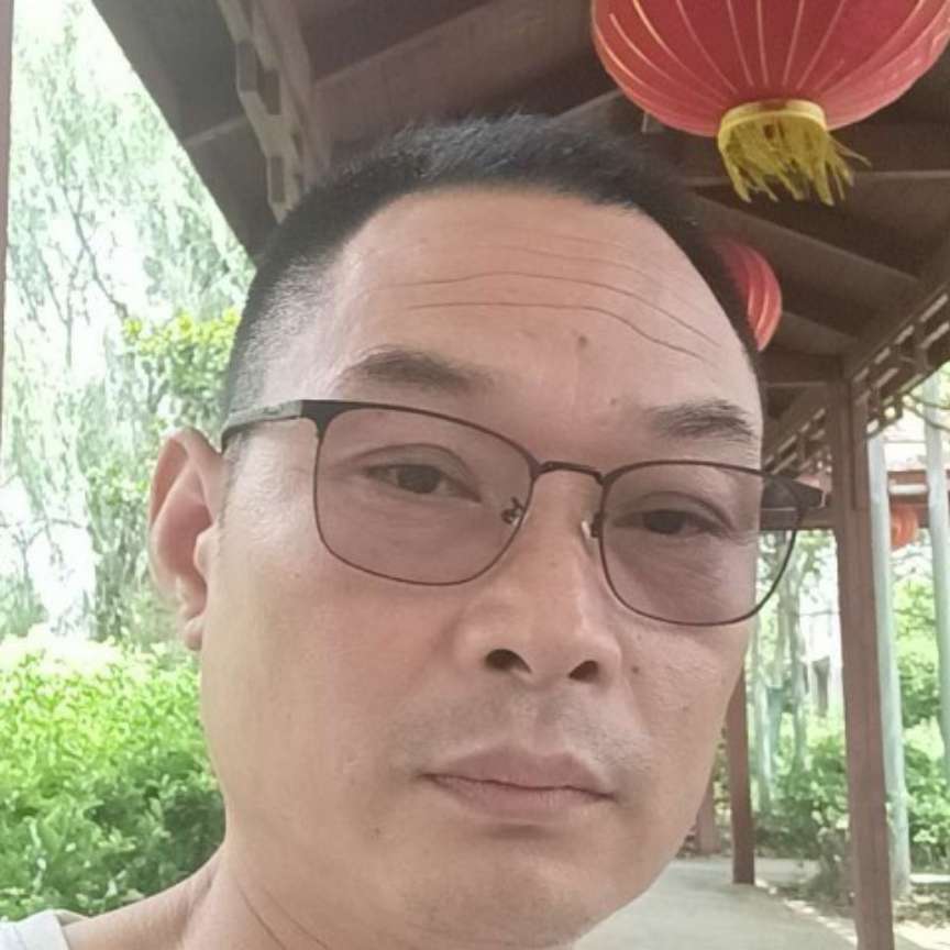 秀发浅吻慈祥的照片