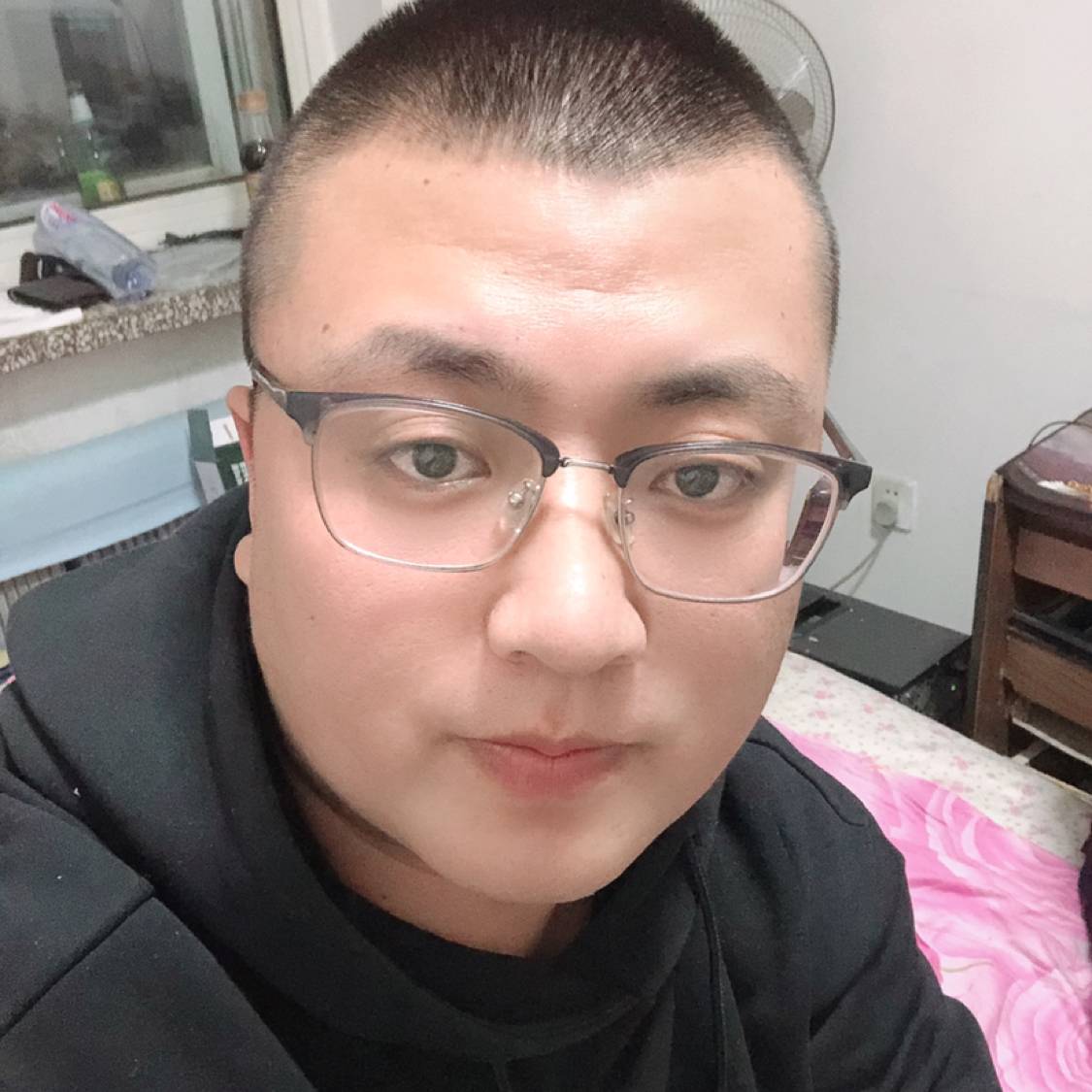 直率挽手钢笔的照片