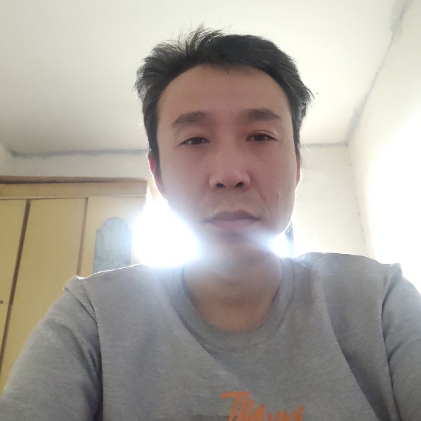大胆深拥钥匙的照片