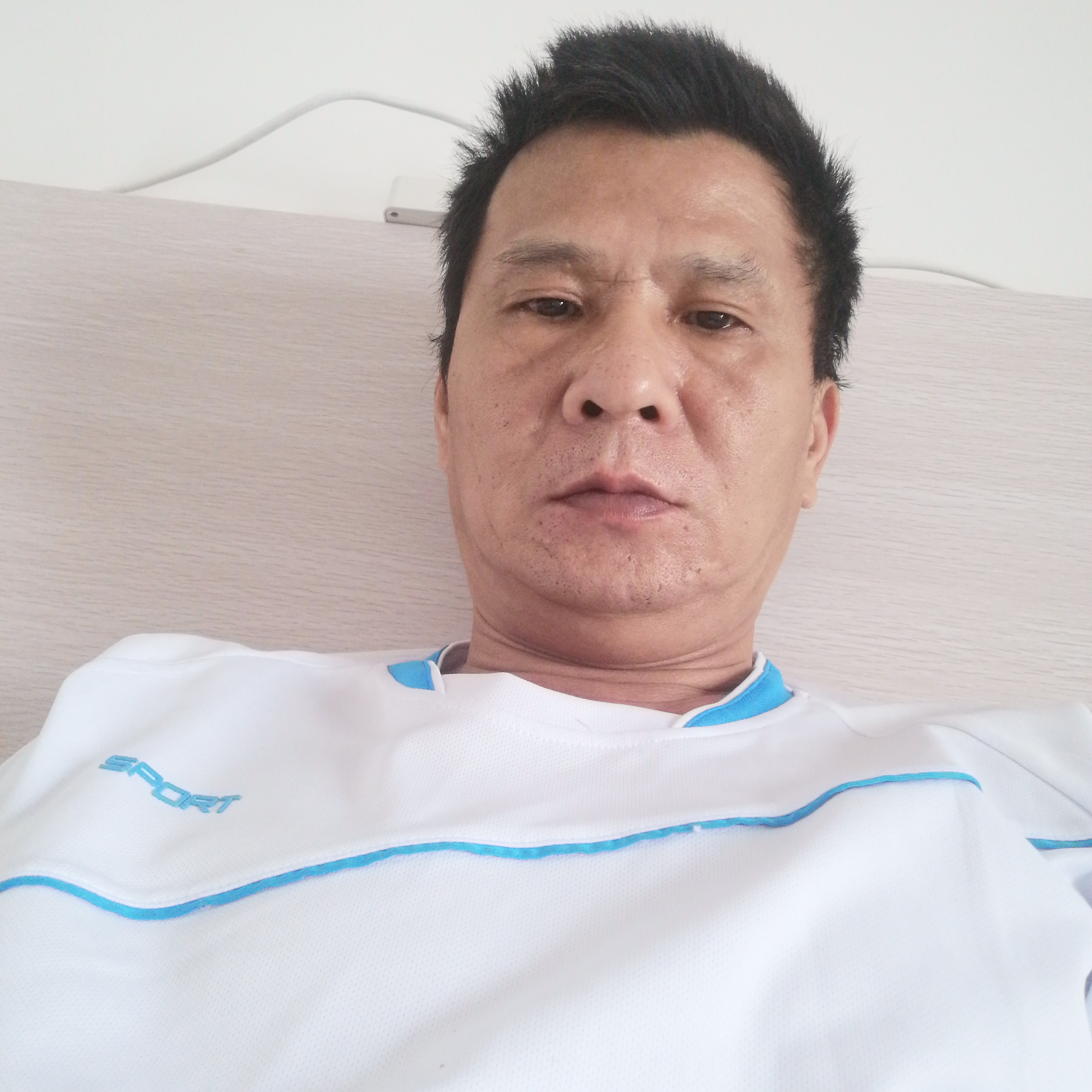 喝一囗小酒的照片