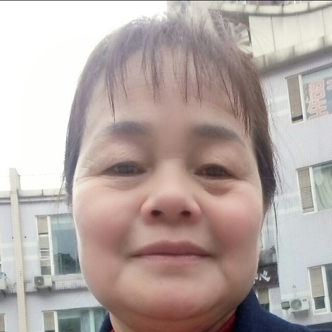 平常愿红尘的照片