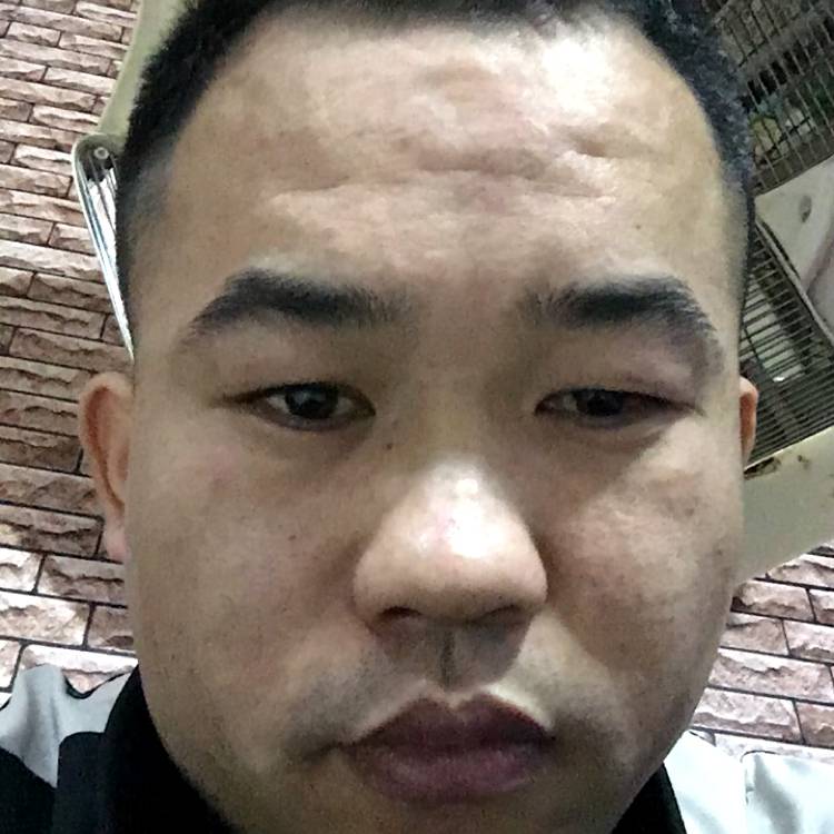 路人还唯一的的照片