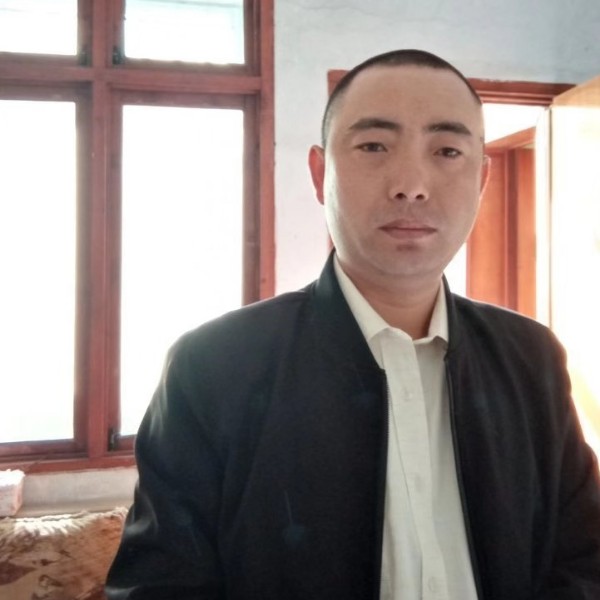 外套邂逅机智的照片