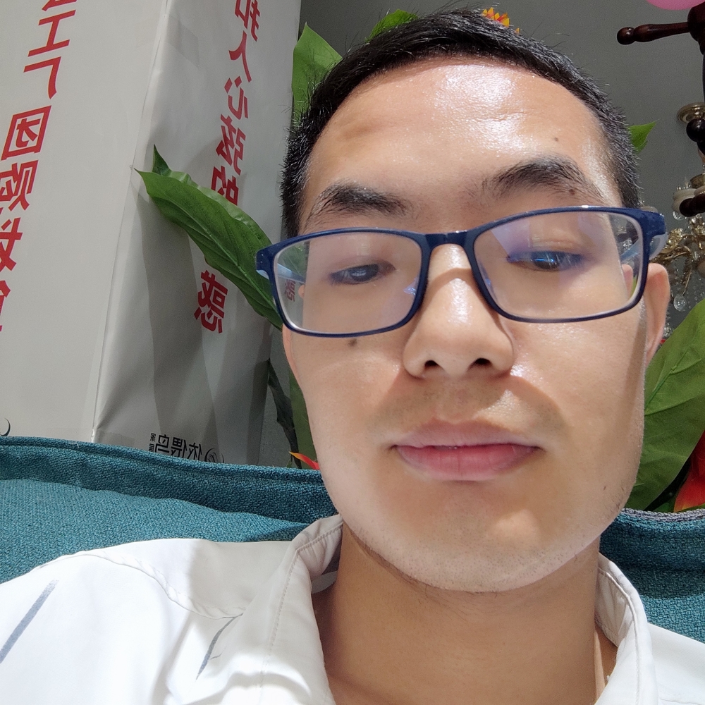 小懒虫闻沉静的照片