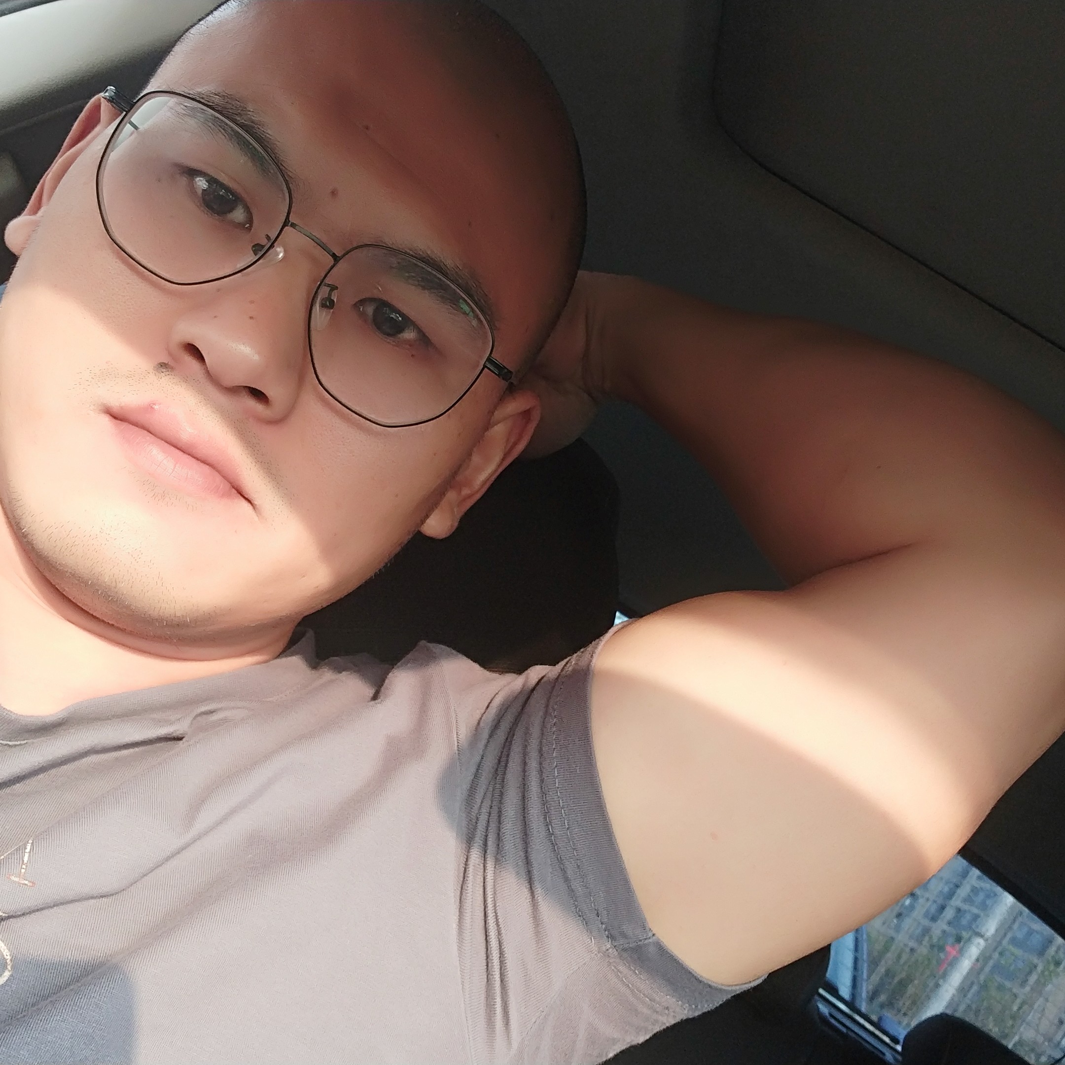 一不小心秃了头的照片