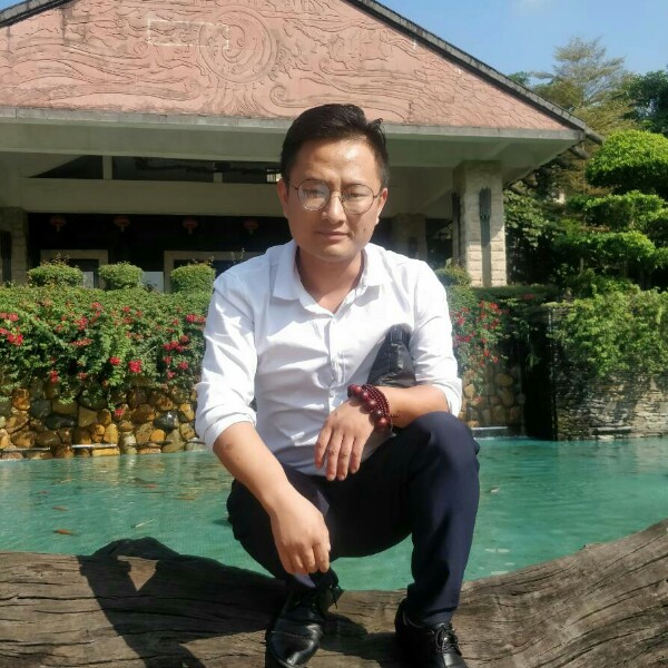 邹子镪的照片