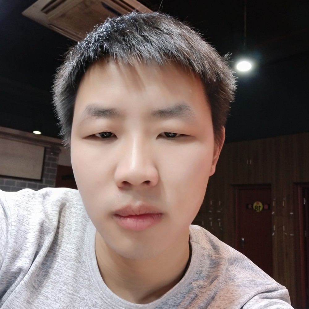 龍雲冰的照片