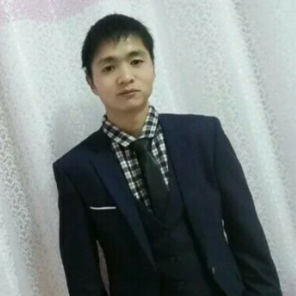 森槿方勤恳的照片