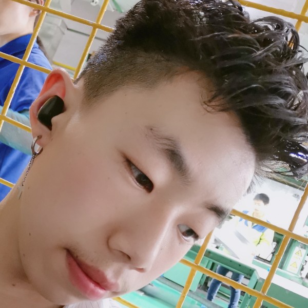 是阿陈小老弟吗的照片