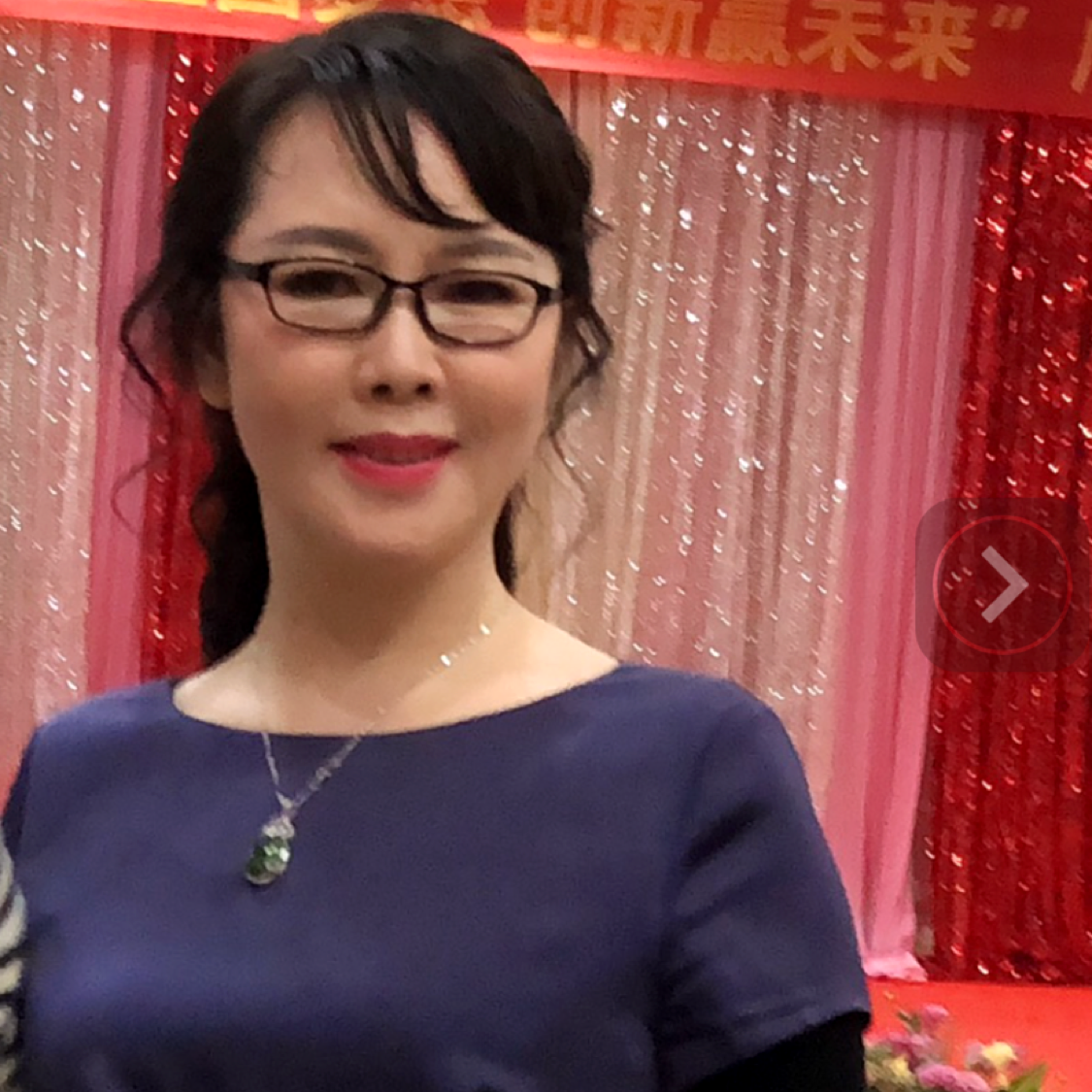 涓涓流淌的照片