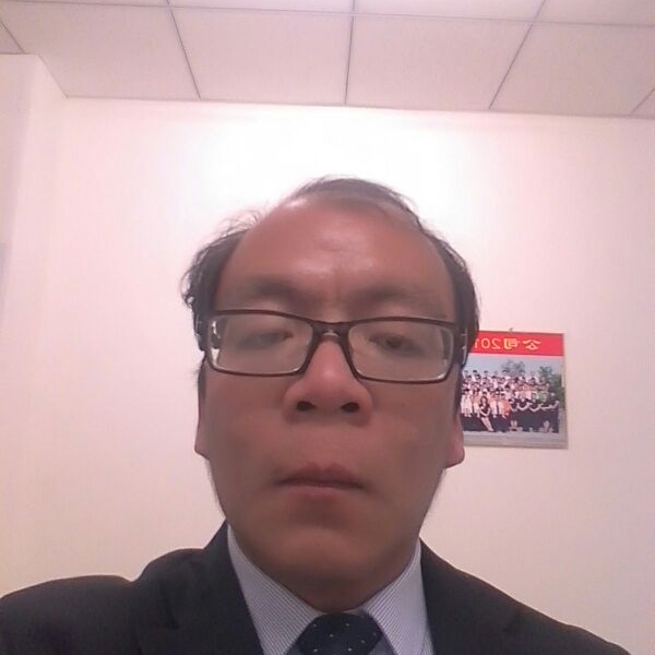 大叔泪了英勇的照片