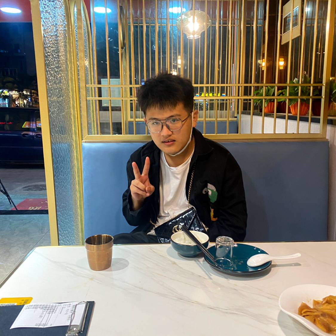 迷离用万宝路的照片