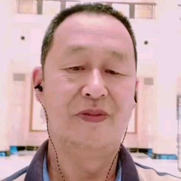 李啟荣的照片
