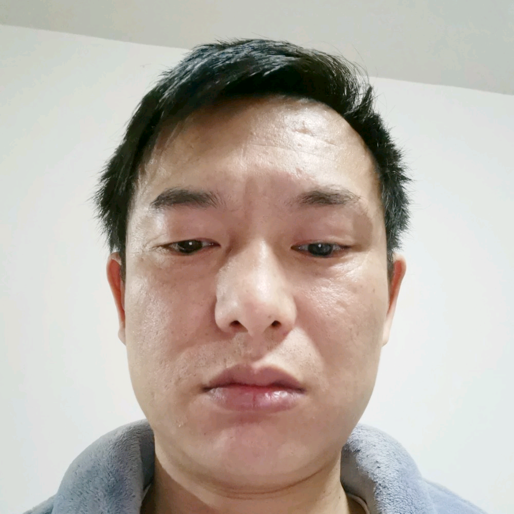 神勇挽手盼望的照片
