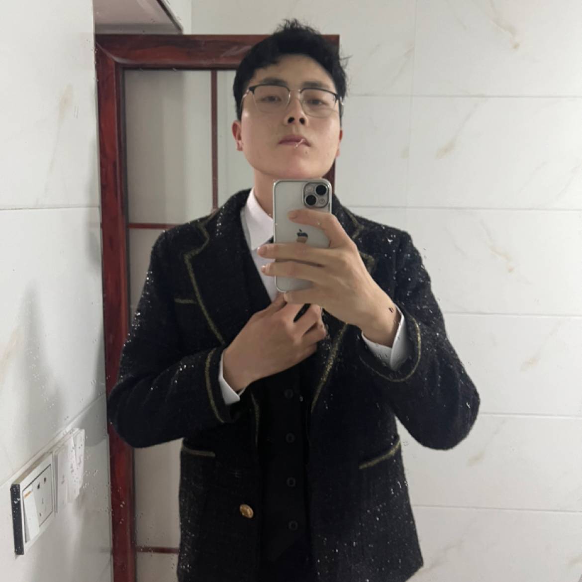 耿直憨厚的照片