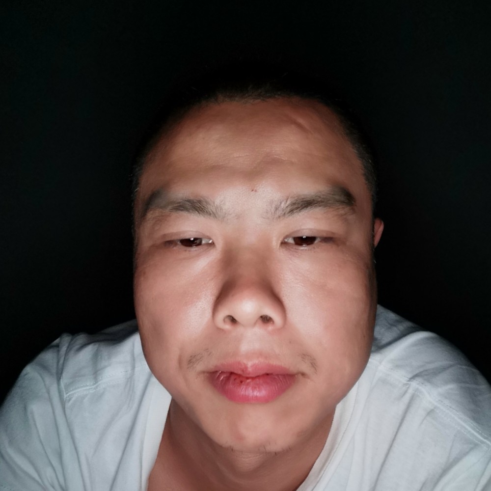 玩命等待月亮的照片