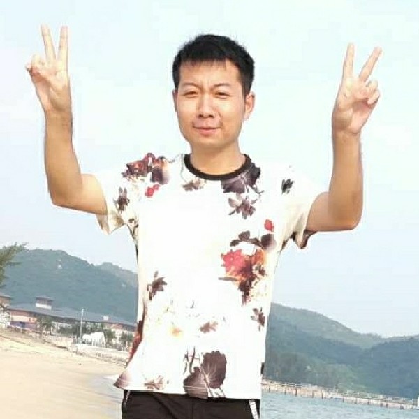 在马路上溜白菜的照片