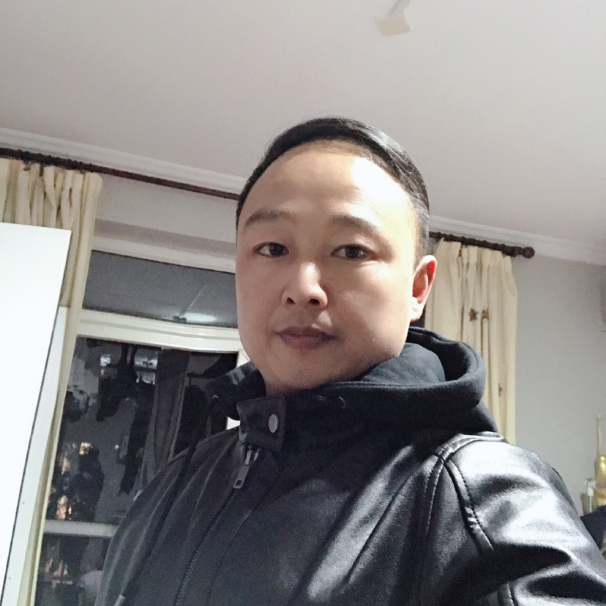 白玉蛟龙的照片