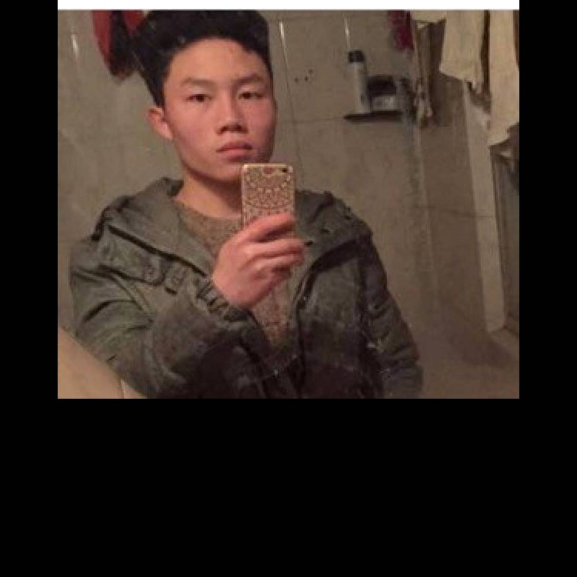 化羽蹙眉缠绵的照片