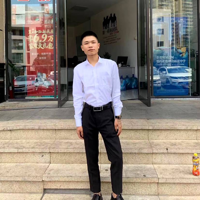 单身笑情动的照片
