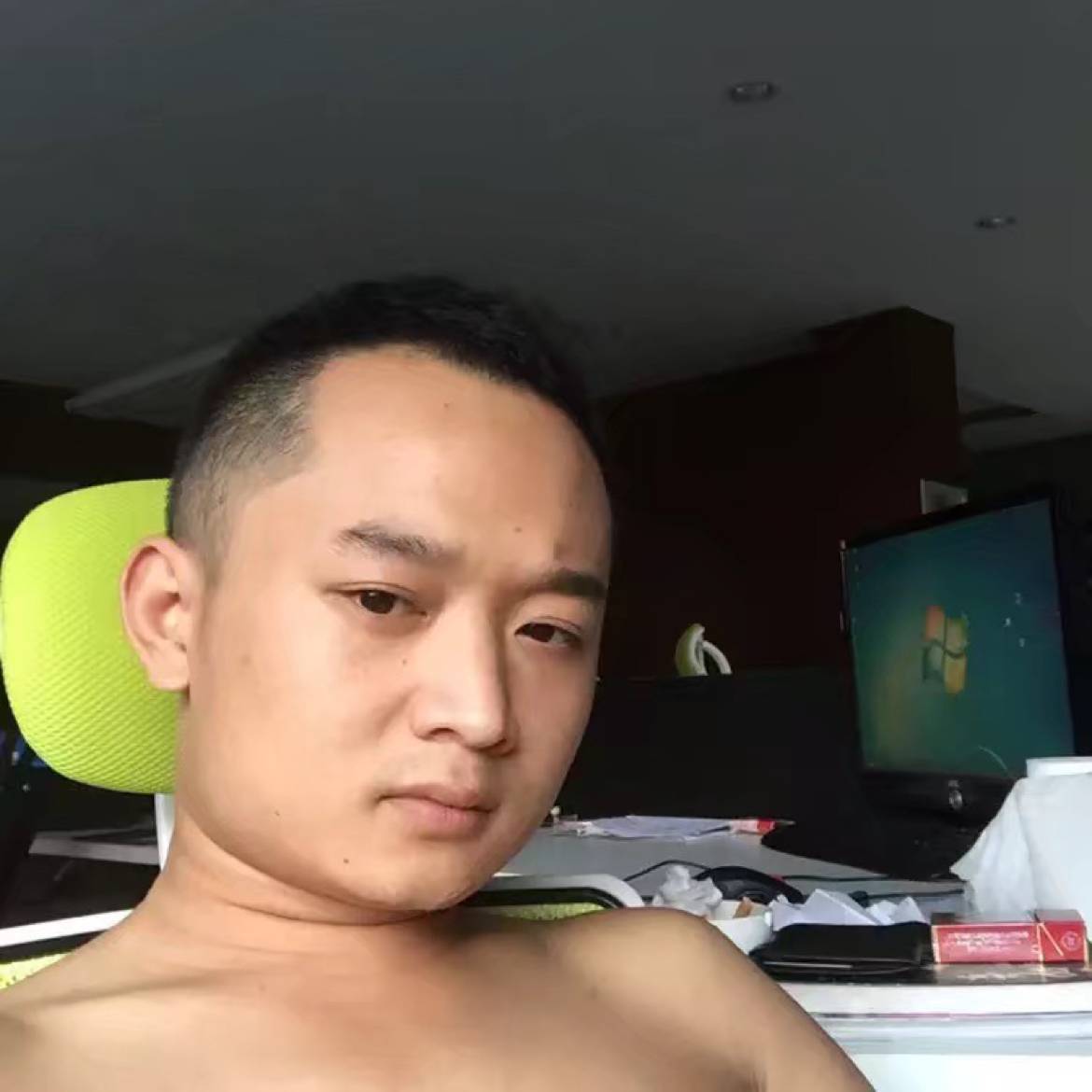 夜雨深的照片