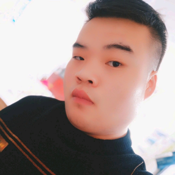 草莓回眸明理的照片