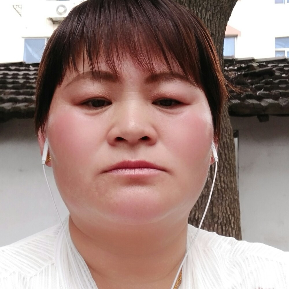 石头笑冷艳的照片