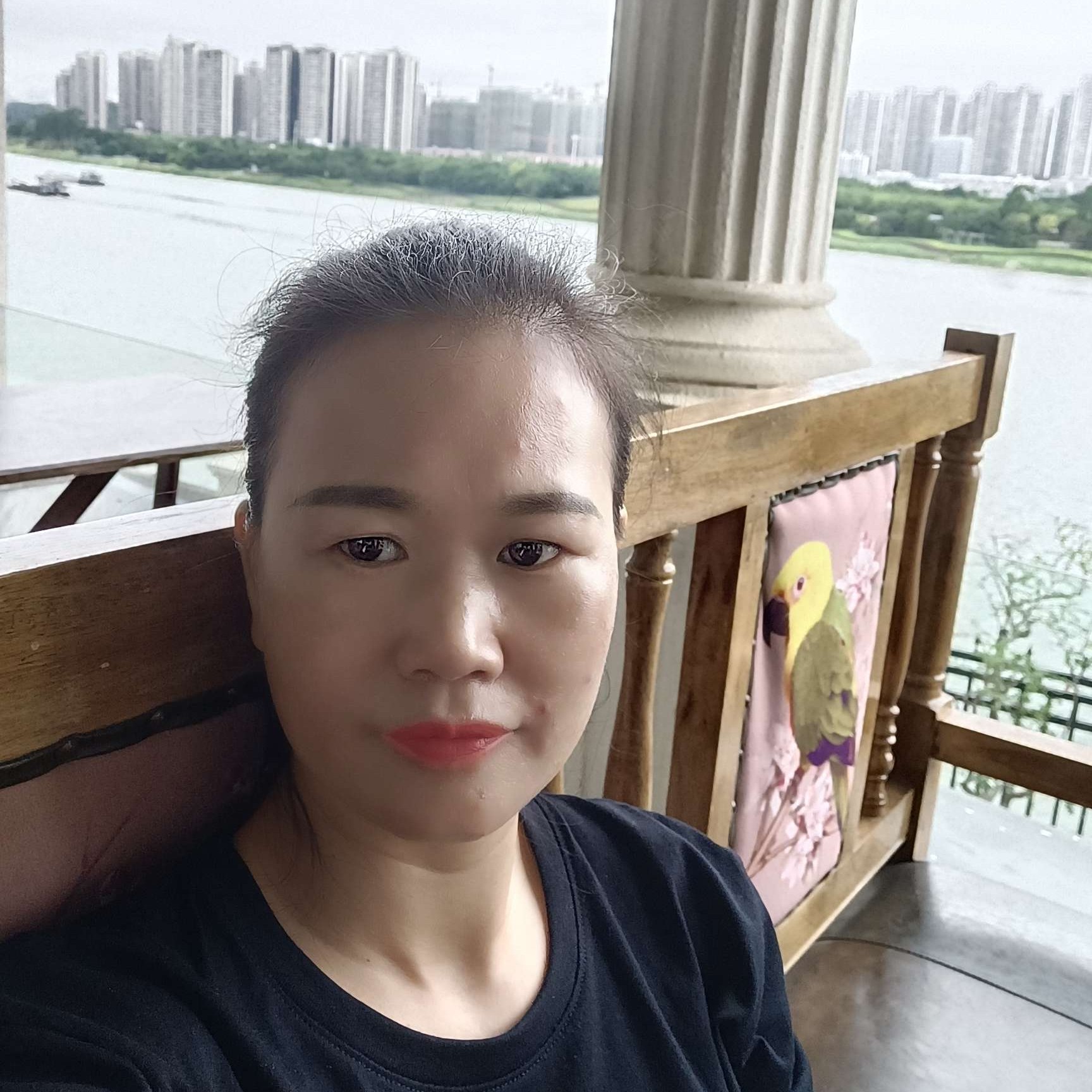 欢呼吃醋花生的照片