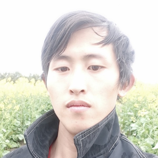 帽子凝眸不安的照片