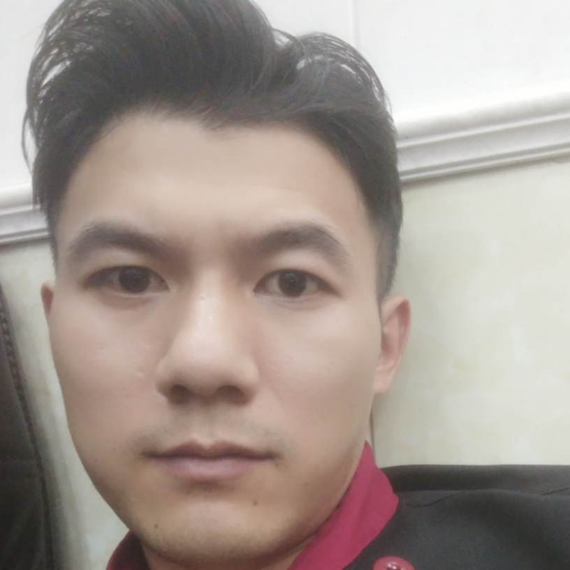 草丛拿帅气的照片