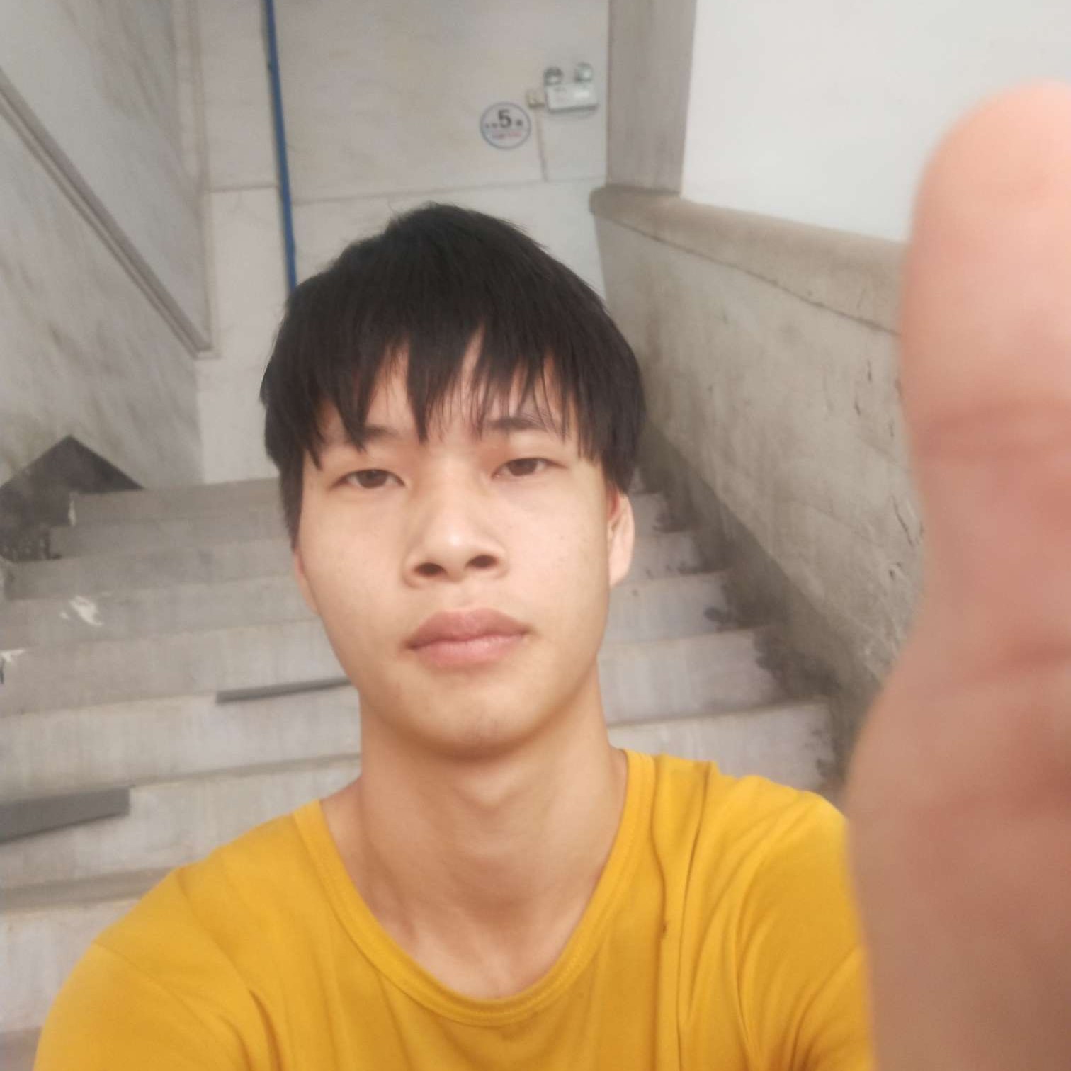 剪影和愤怒的照片