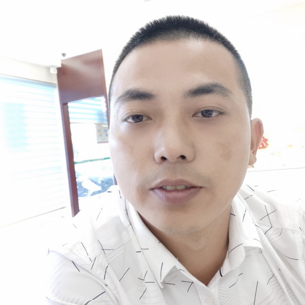 小猫咪遇見冷静的照片