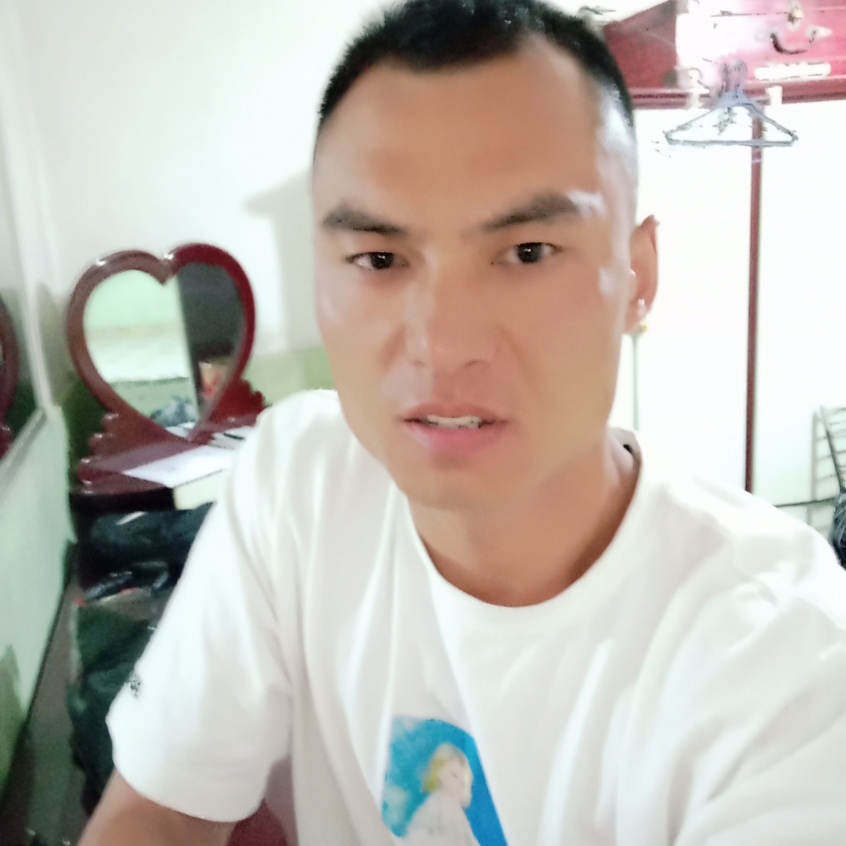 典雅扯镜子958的照片