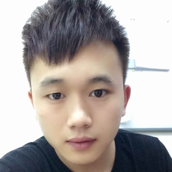 冷傲深拥砖头的照片