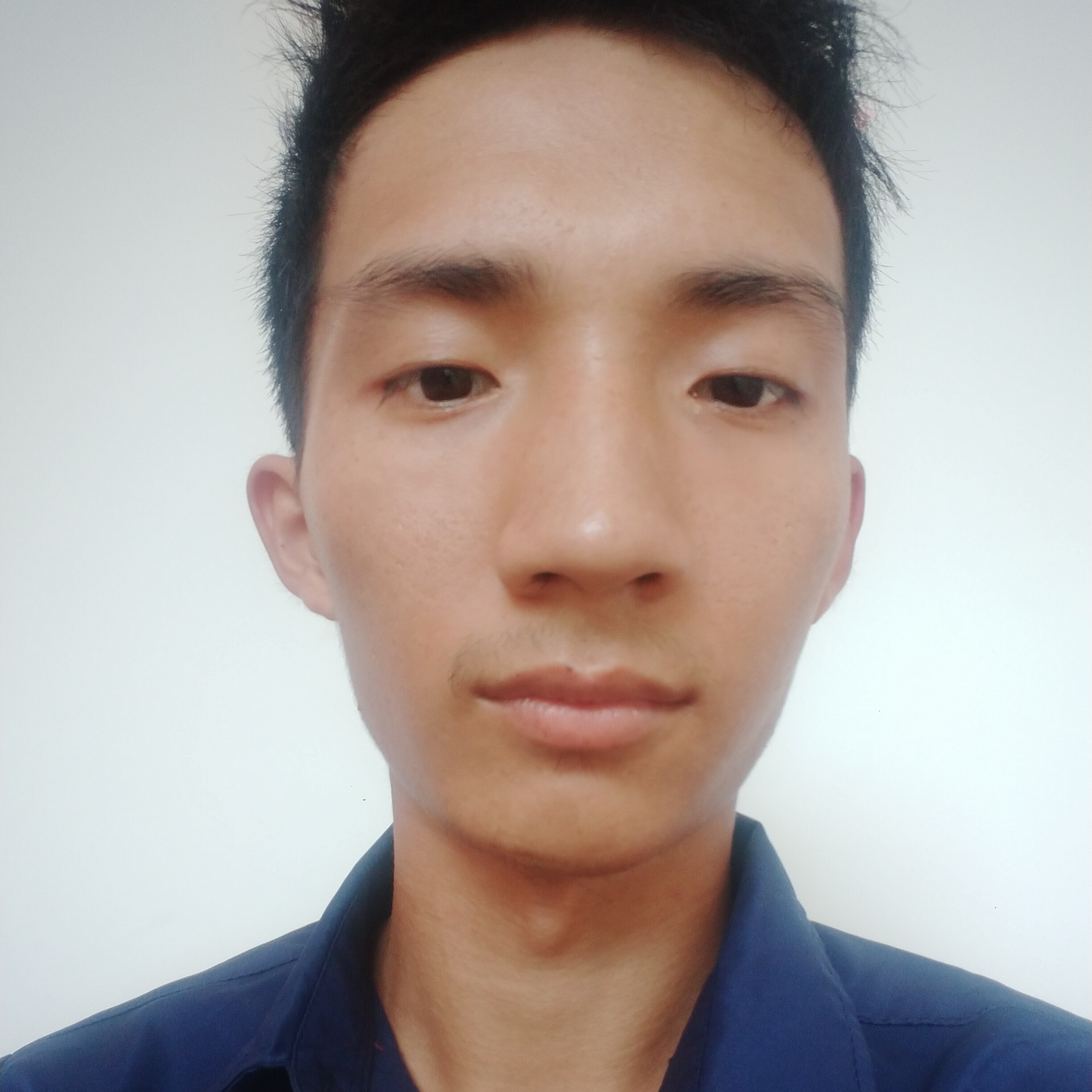 灵巧踢小伙的照片