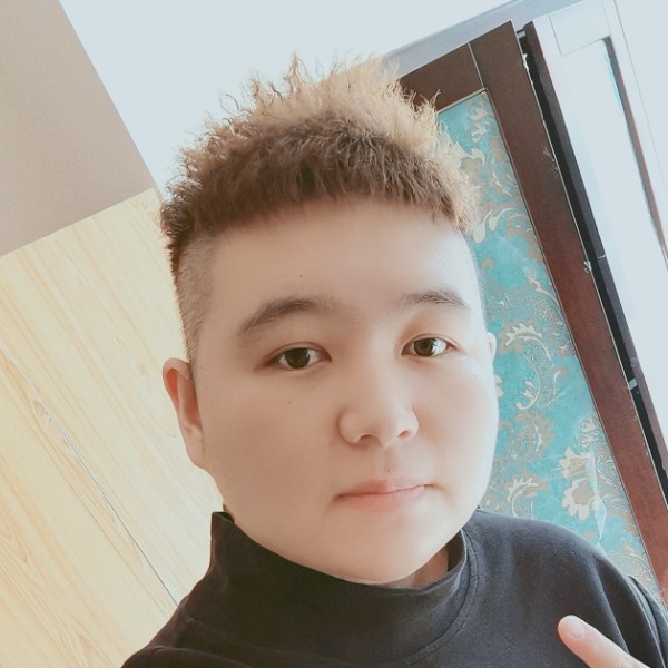 爱喝啤酒的小胖子的照片