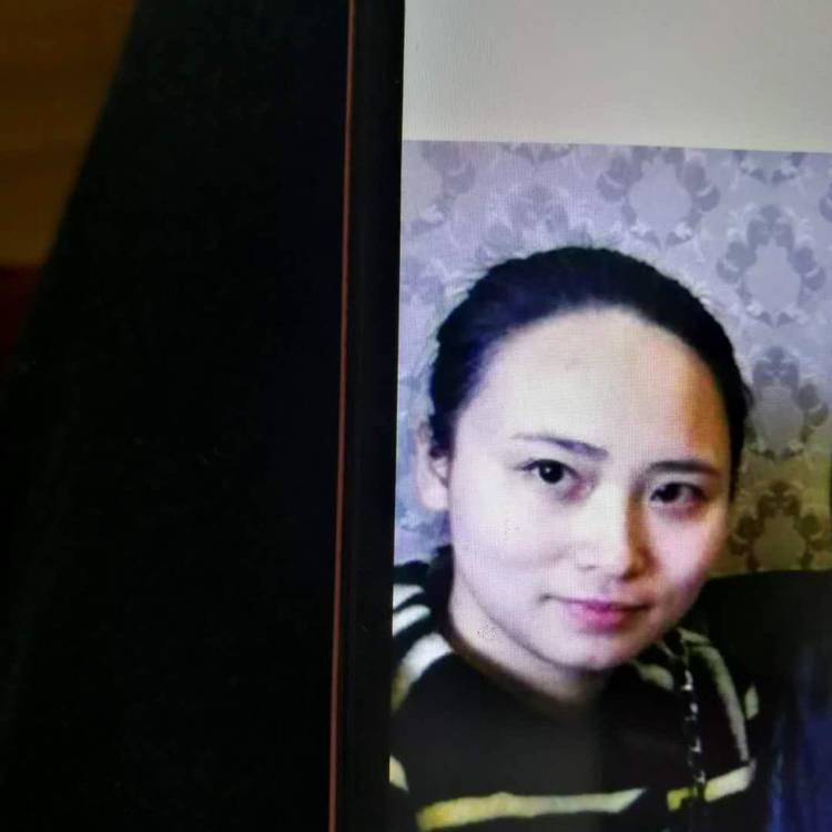 玫瑰回首沉默的照片