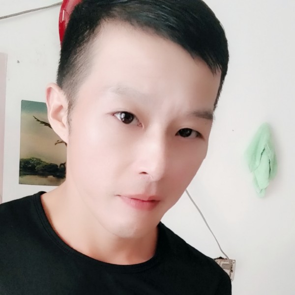 隐世窥红尘的照片
