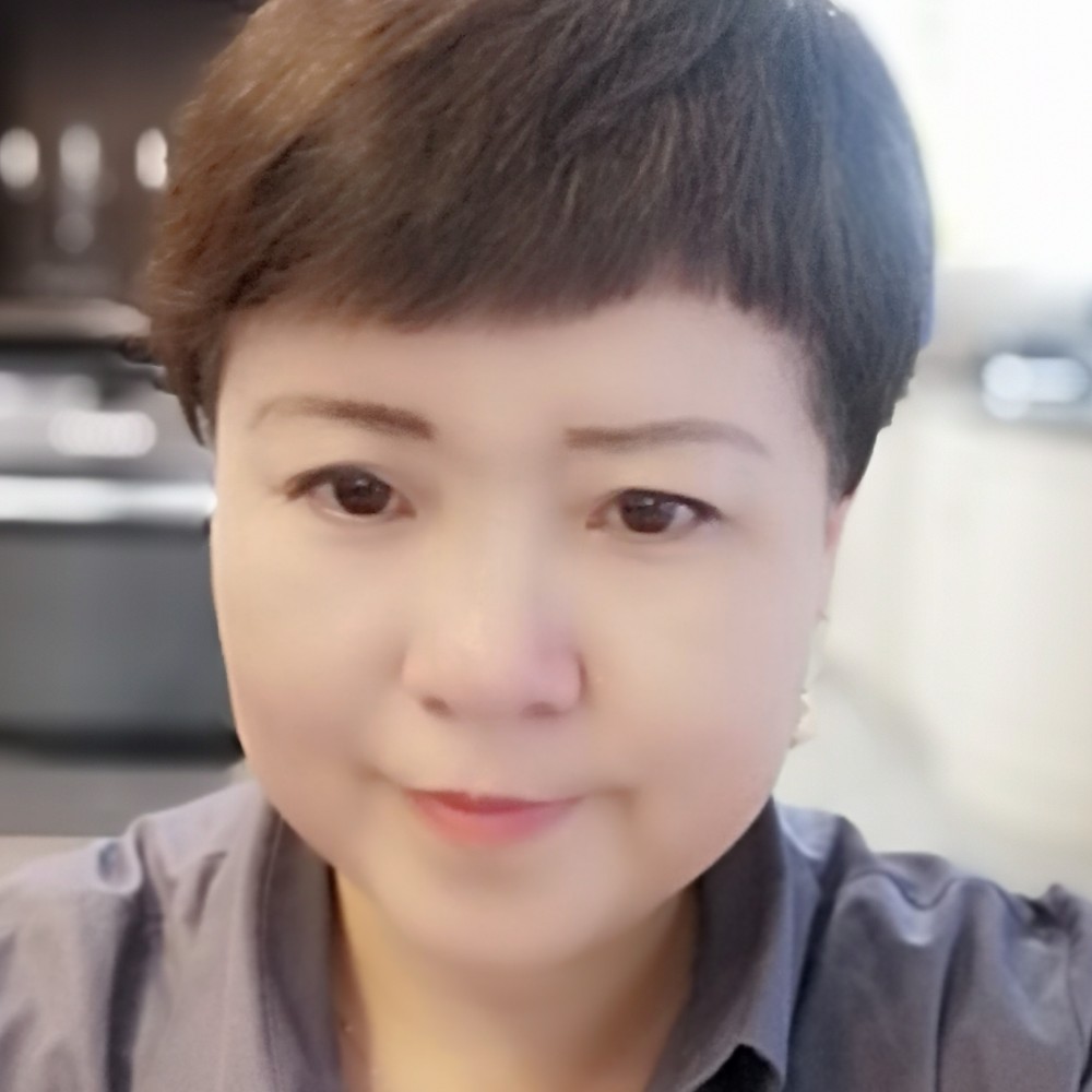 何荷友的照片