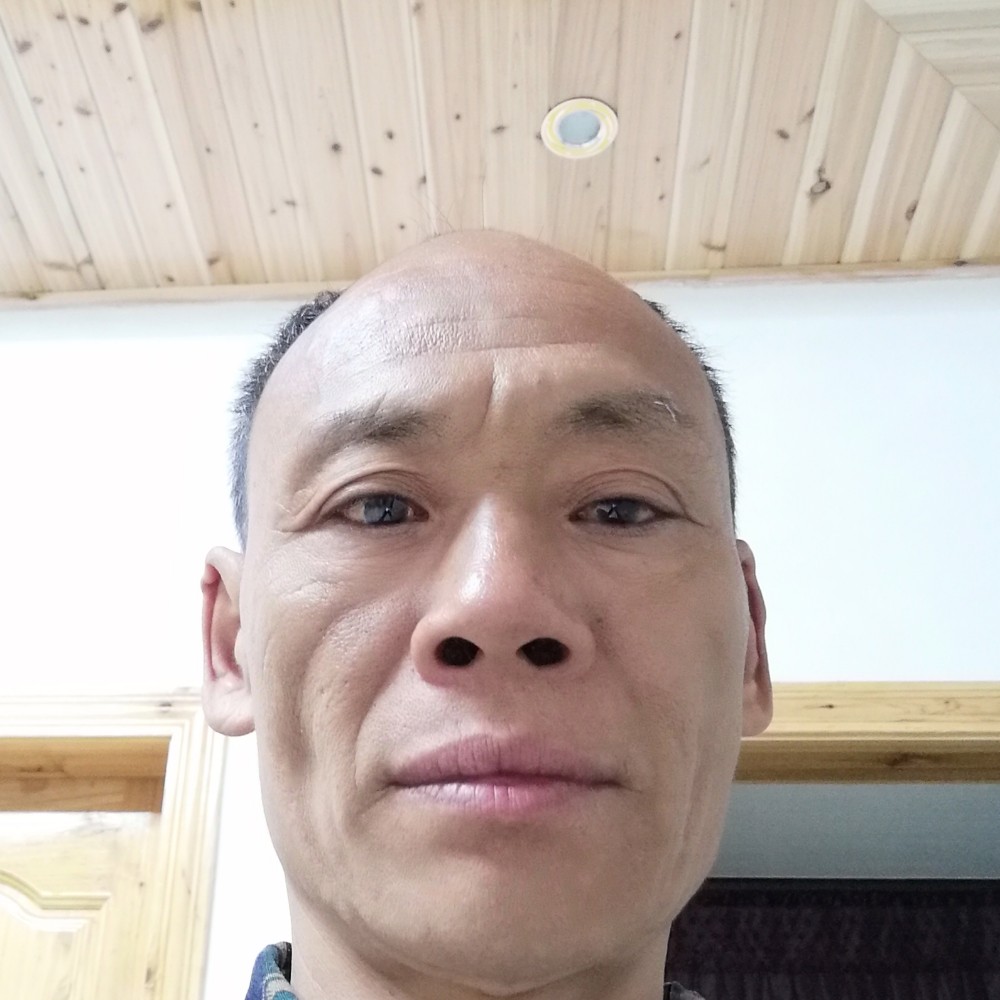 单身挽手清曲的照片